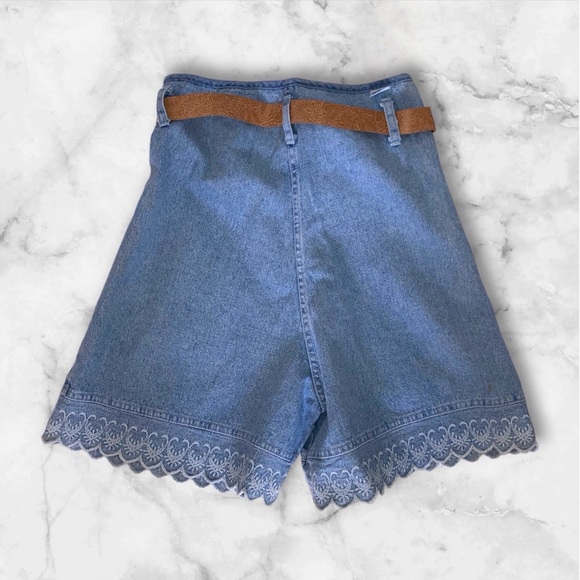 Vintage Y2K SWITCH Jean shorts - Picture 3 of 3